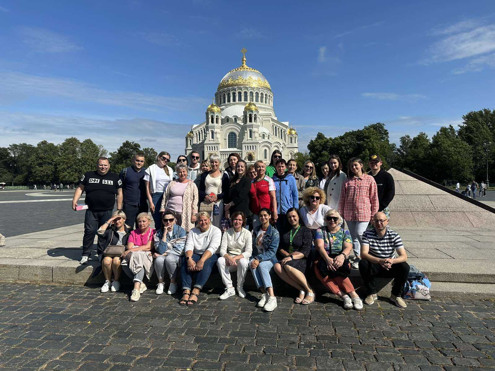 Экскурсионная поездка в <b>Санкт</b>-<b>Петербург</b>.